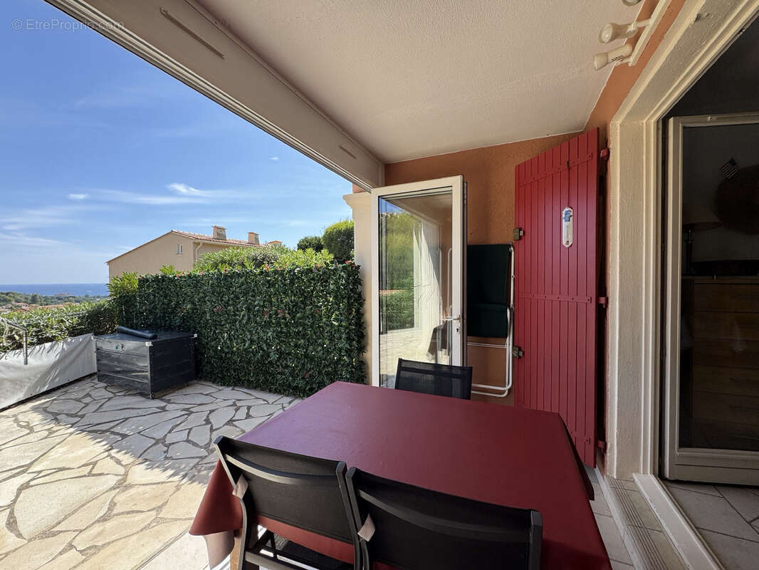 Appartement à ROQUEBRUNE-SUR-ARGENS