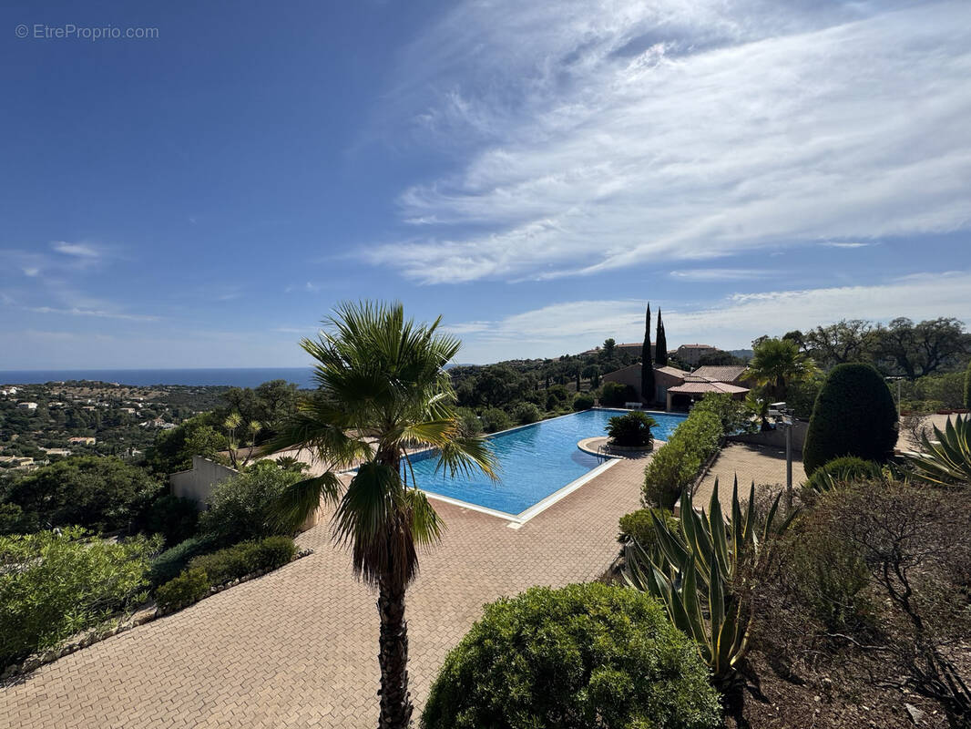 Appartement à ROQUEBRUNE-SUR-ARGENS