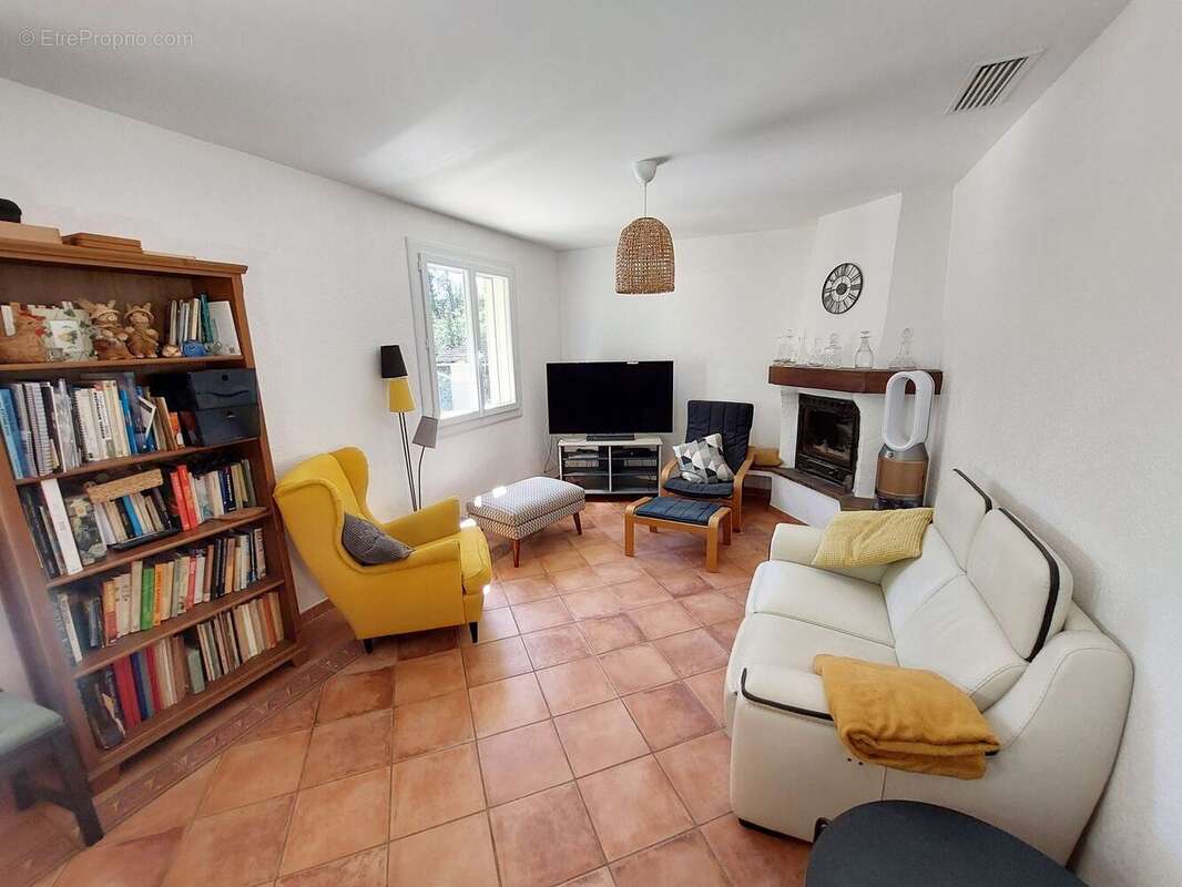 Maison à FLASSANS-SUR-ISSOLE