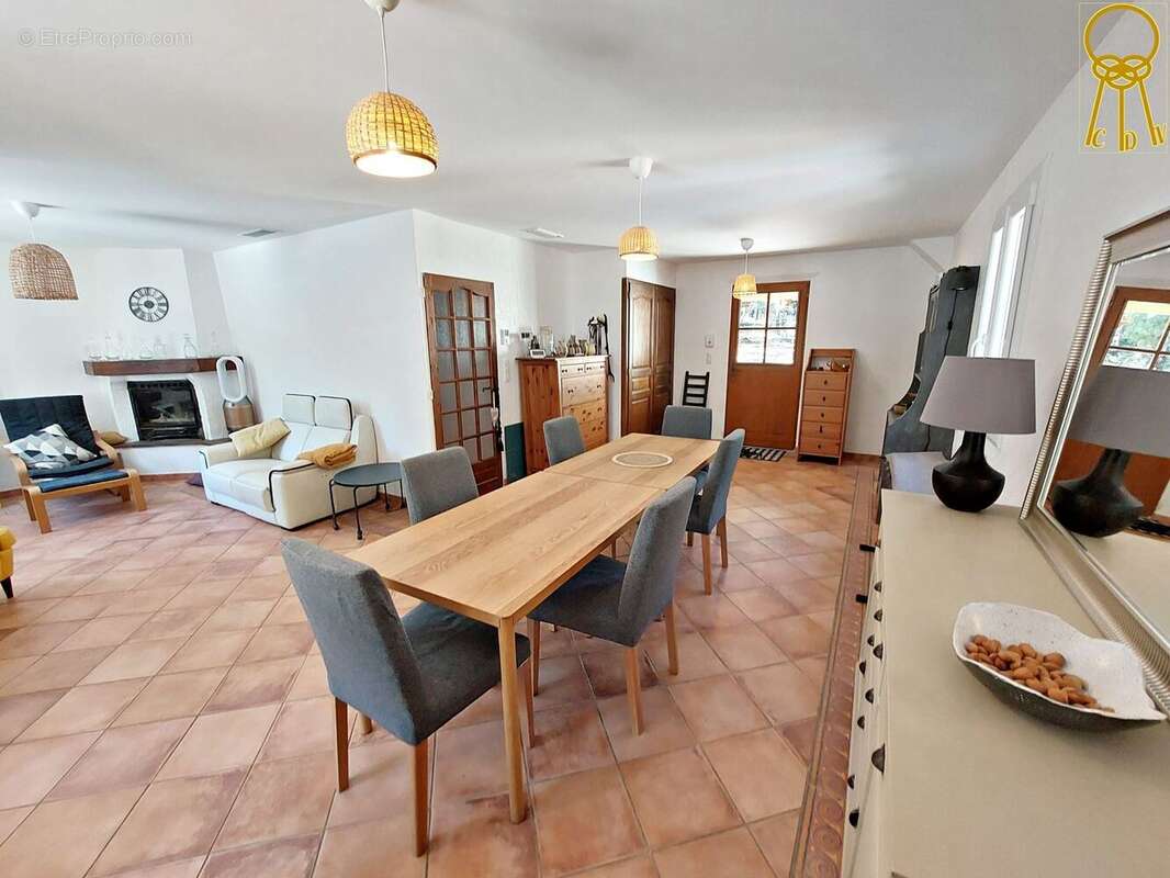 Maison à FLASSANS-SUR-ISSOLE