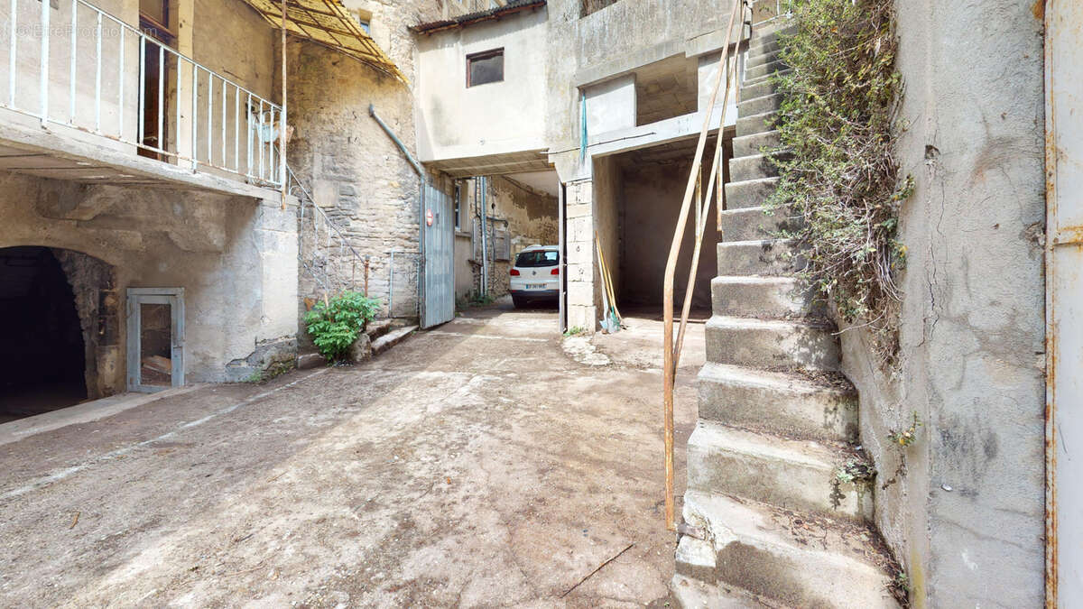 Maison à SEVERAC-L&#039;EGLISE