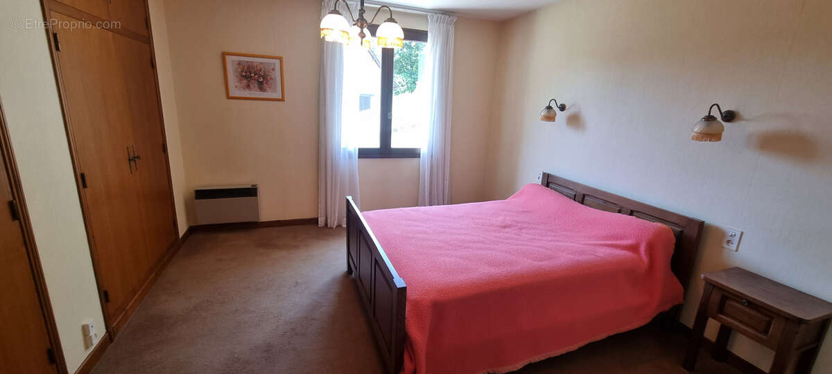 Maison à SAINT-CHELY-D&#039;AUBRAC