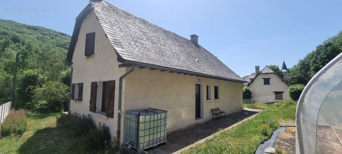 Maison à SAINT-CHELY-D&#039;AUBRAC