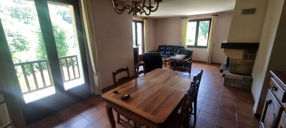 Maison à SAINT-CHELY-D&#039;AUBRAC