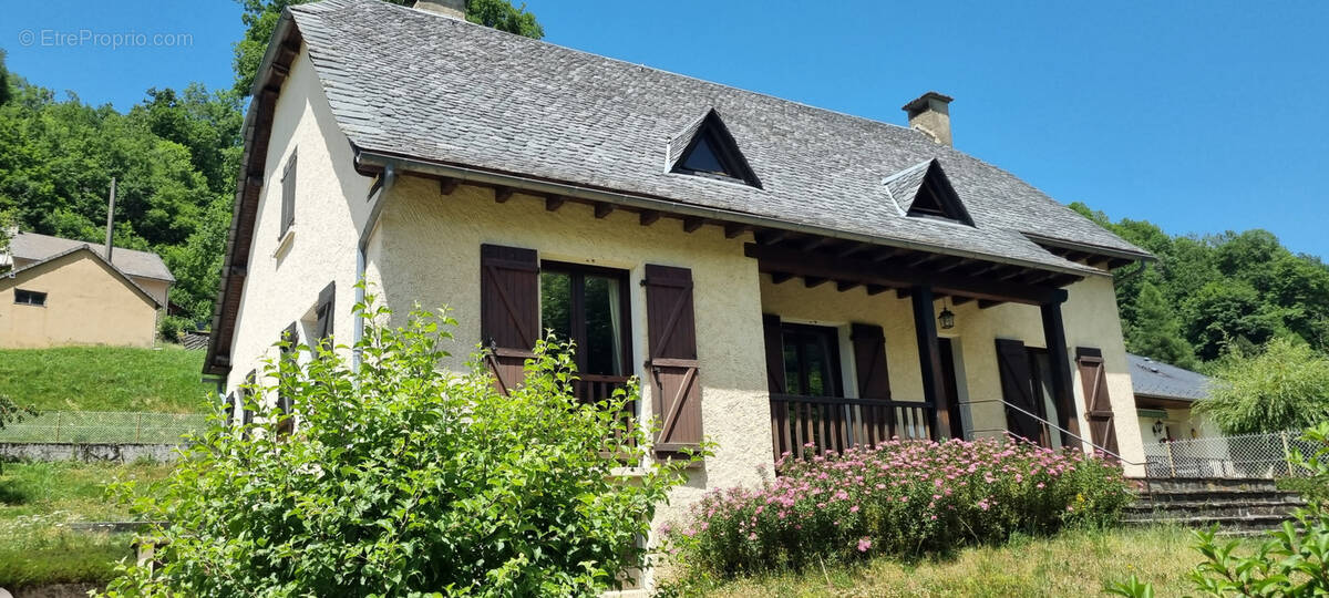 Maison à SAINT-CHELY-D&#039;AUBRAC