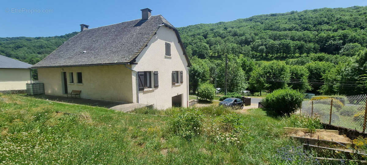 Maison à SAINT-CHELY-D&#039;AUBRAC