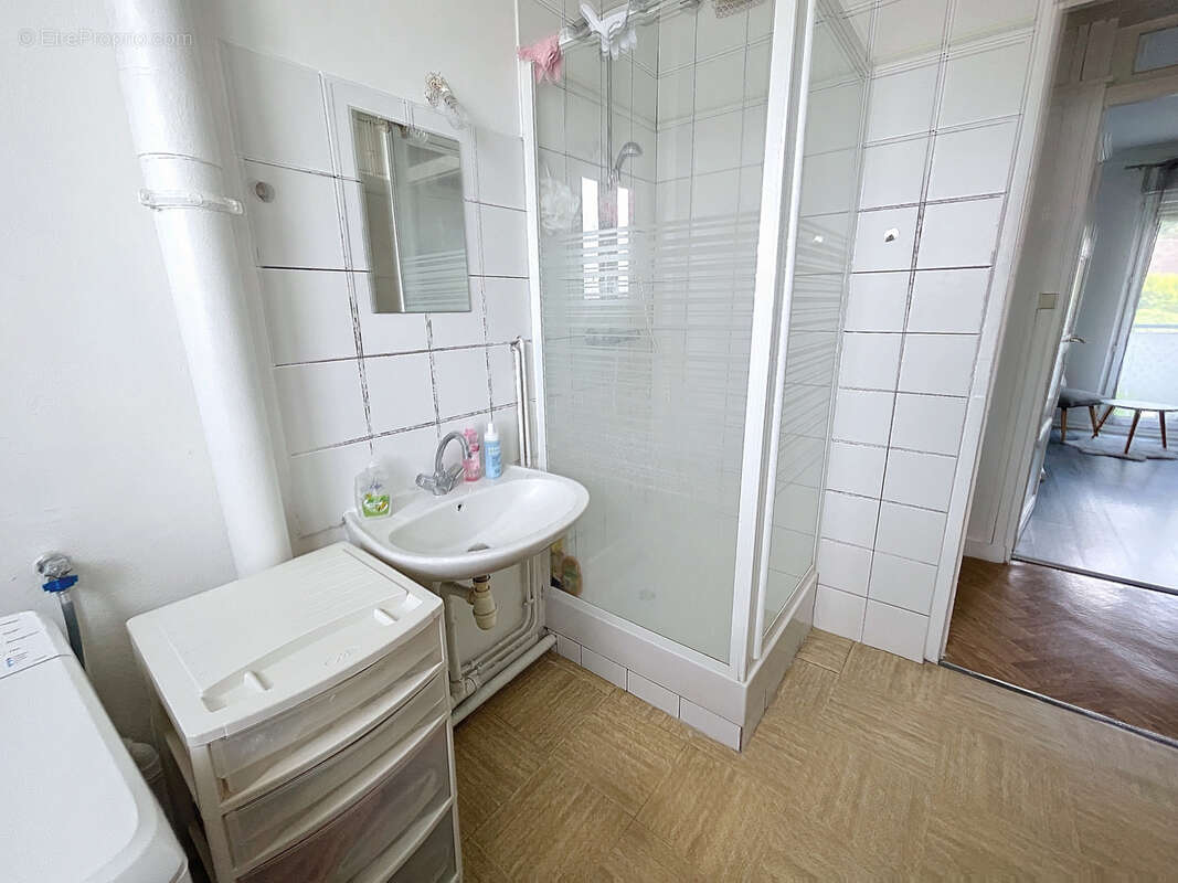 Appartement à GRAND-CHARMONT