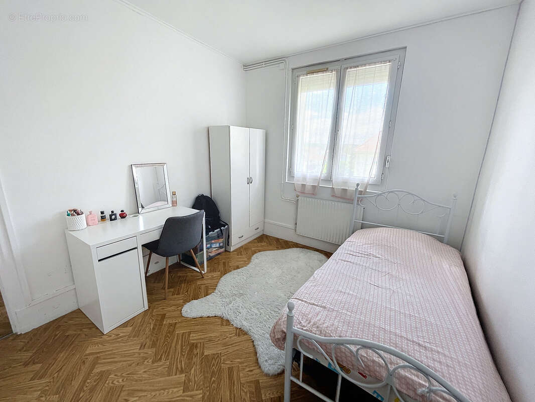 Appartement à GRAND-CHARMONT