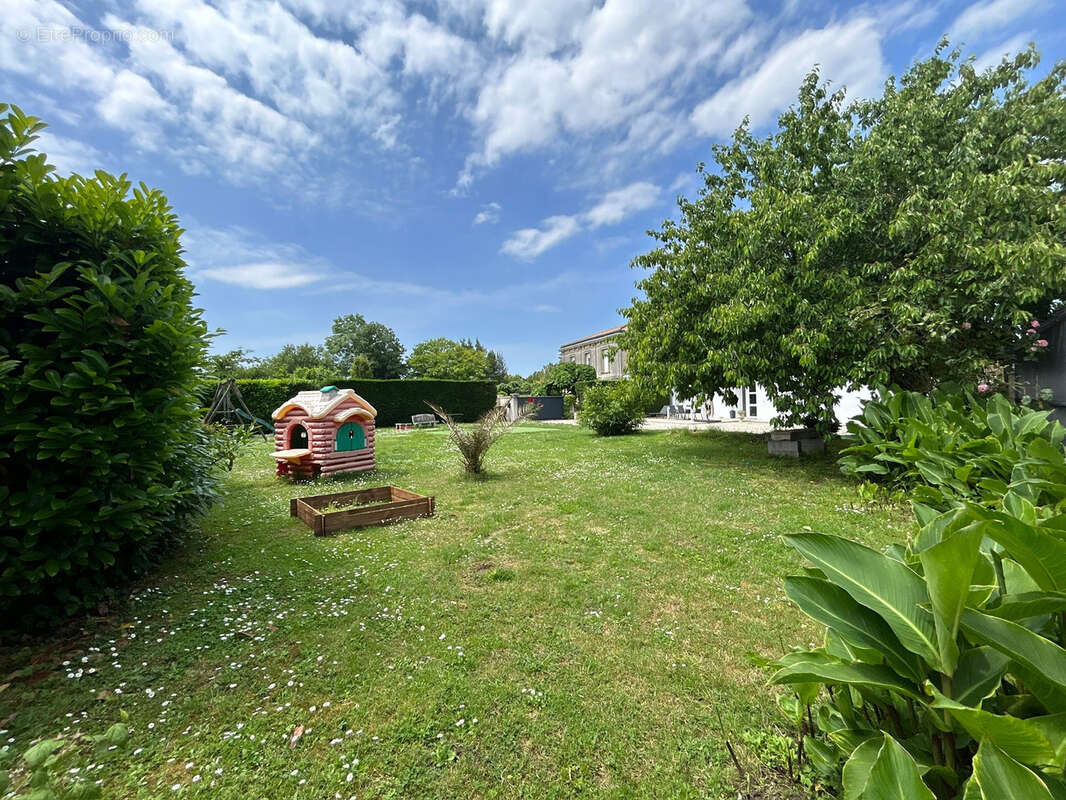 Maison à SAINTE-EULALIE