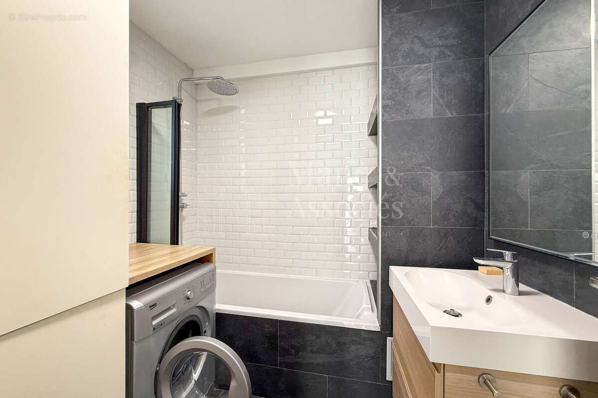 Appartement à COURBEVOIE