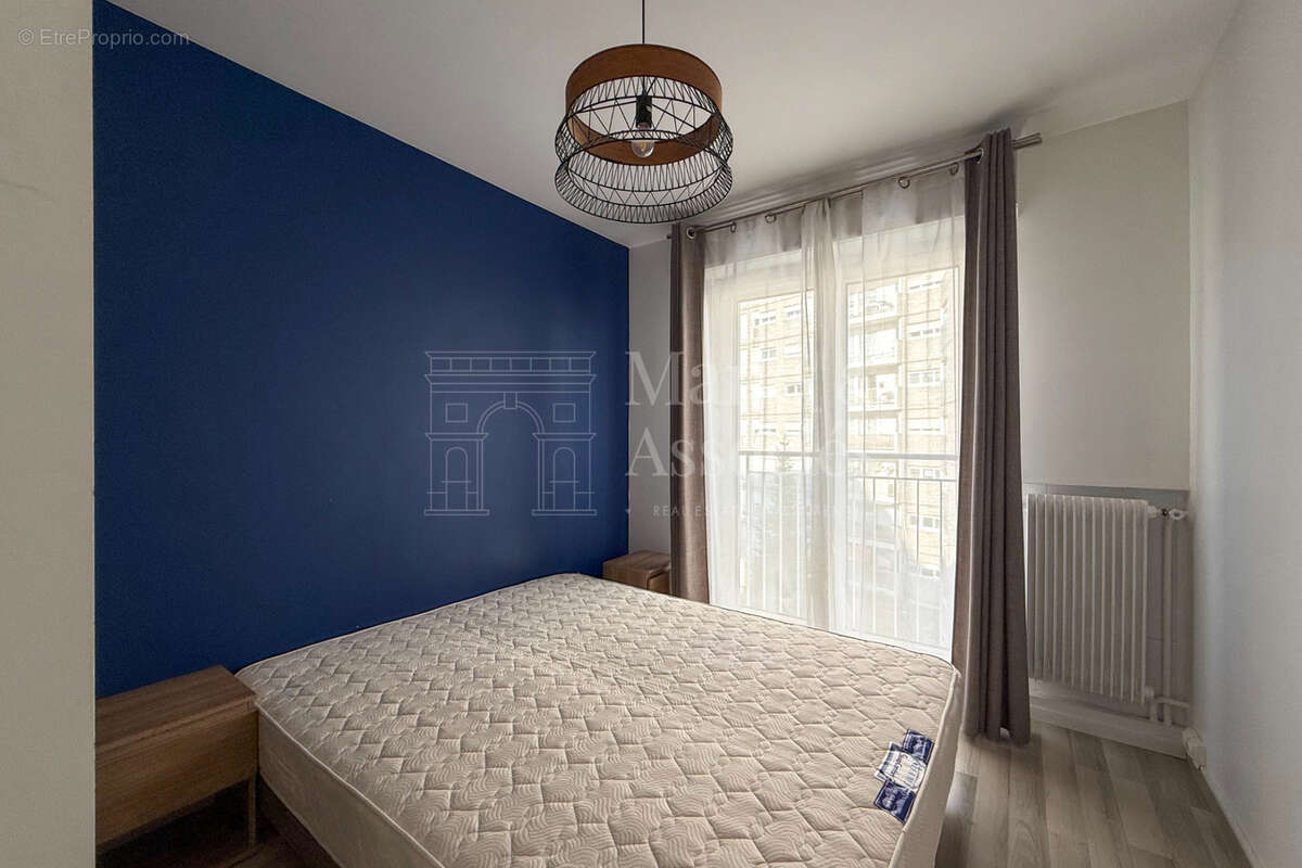 Appartement à COURBEVOIE