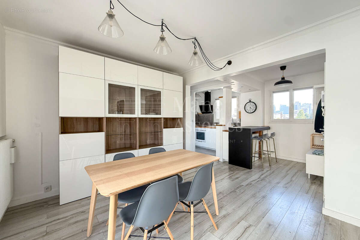 Appartement à COURBEVOIE