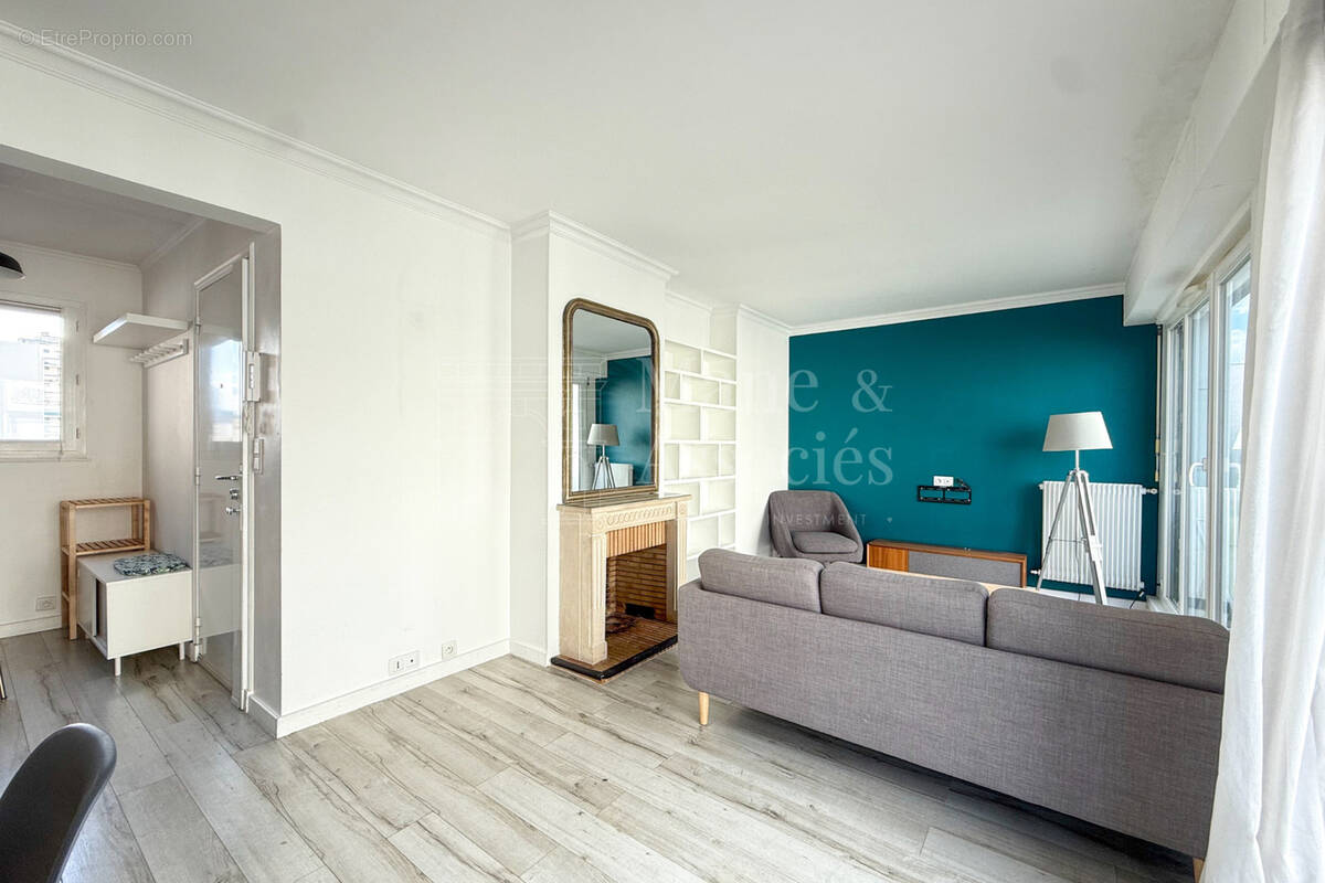 Appartement à COURBEVOIE