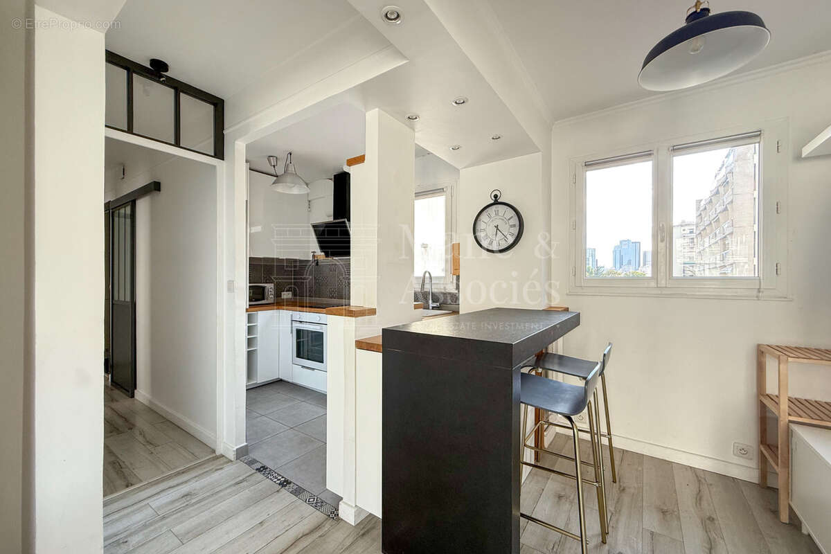 Appartement à COURBEVOIE