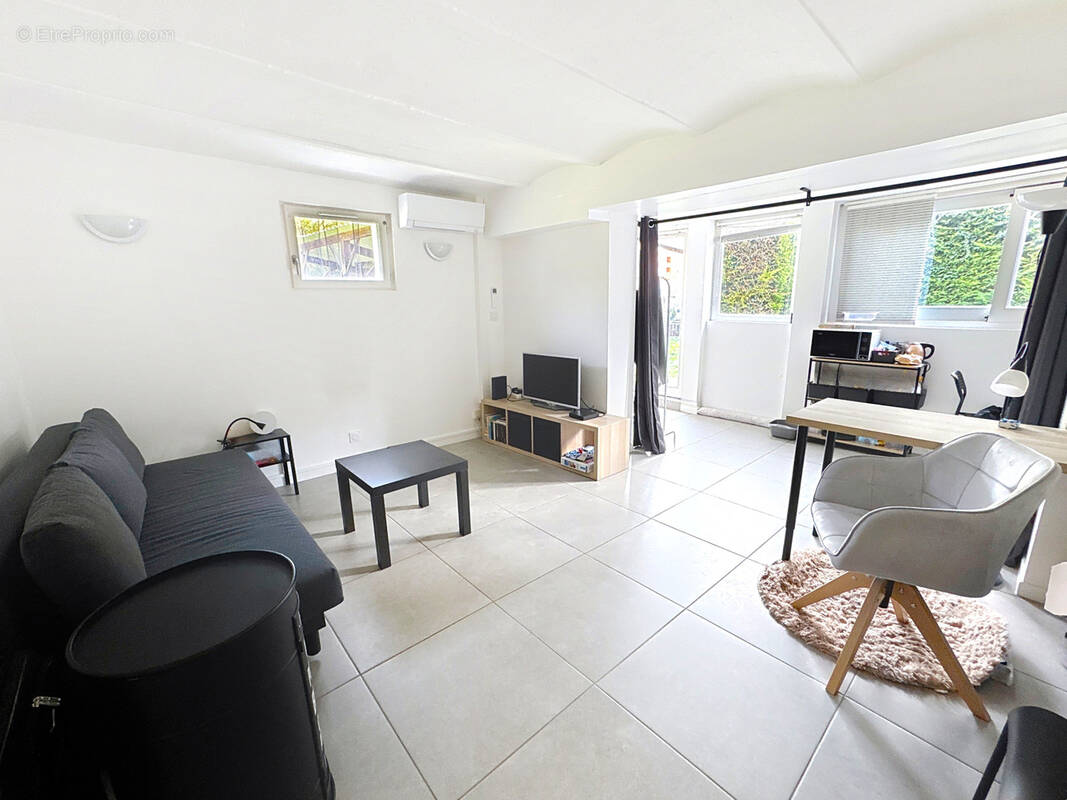 Appartement à SAINT-MARTIN-D'HERES