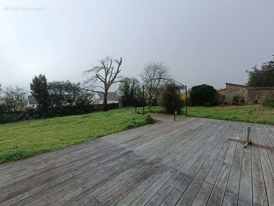 Maison à SAINT-HERBLON