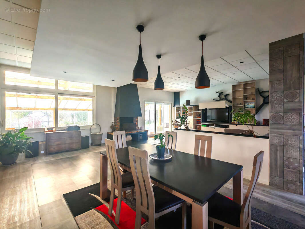 Maison à SAINT-HERBLON