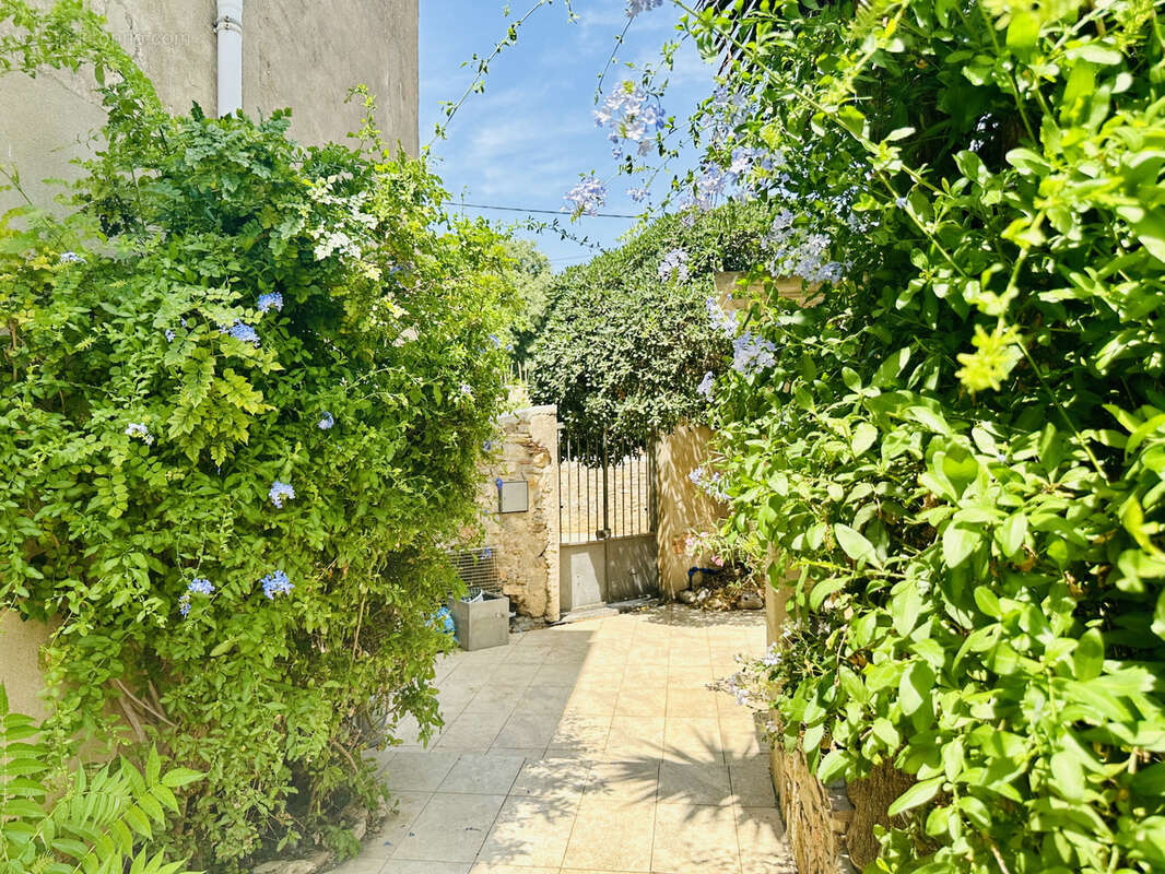 Maison à MONTREDON-DES-CORBIERES