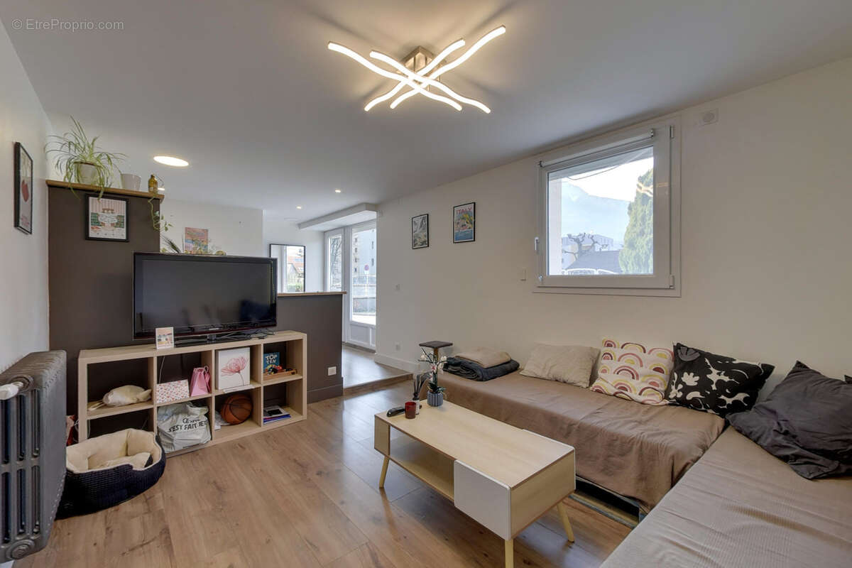 Maison à ECHIROLLES