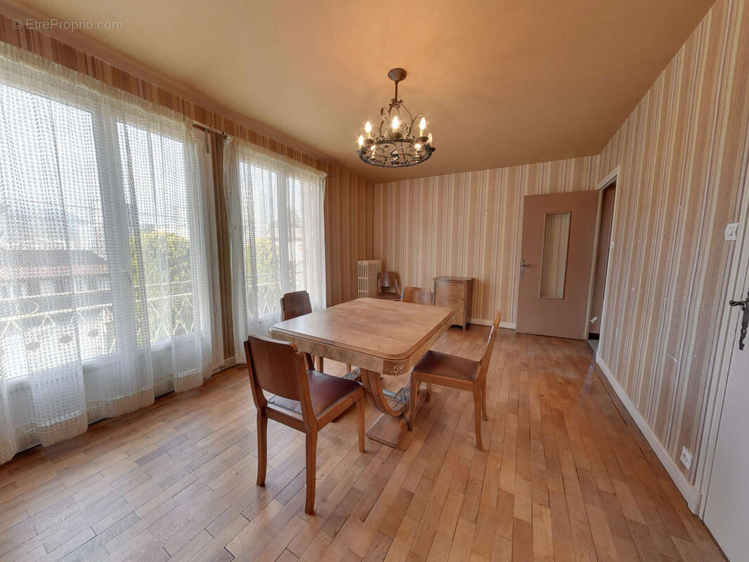 Maison à ECHIROLLES