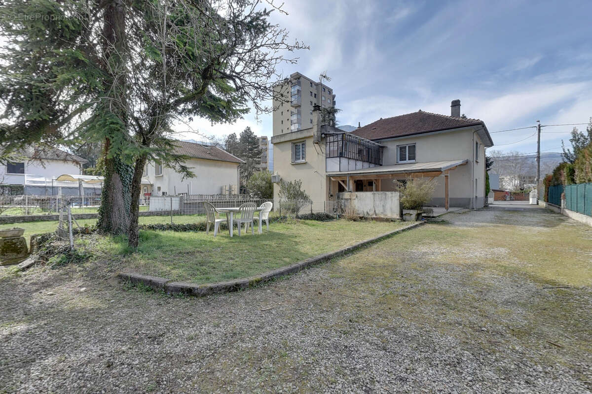 Maison à ECHIROLLES