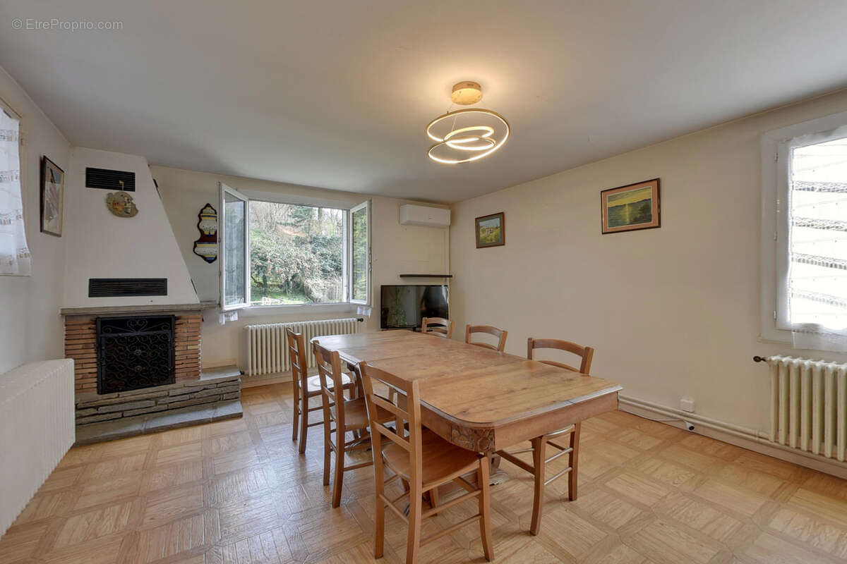 Maison à ECHIROLLES