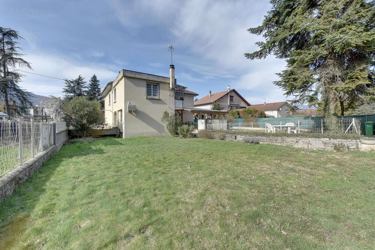 Maison à ECHIROLLES