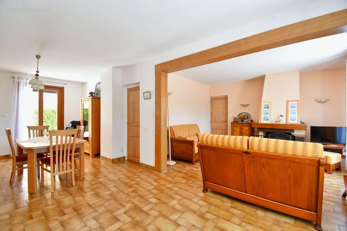 Maison à ETANG-SUR-ARROUX