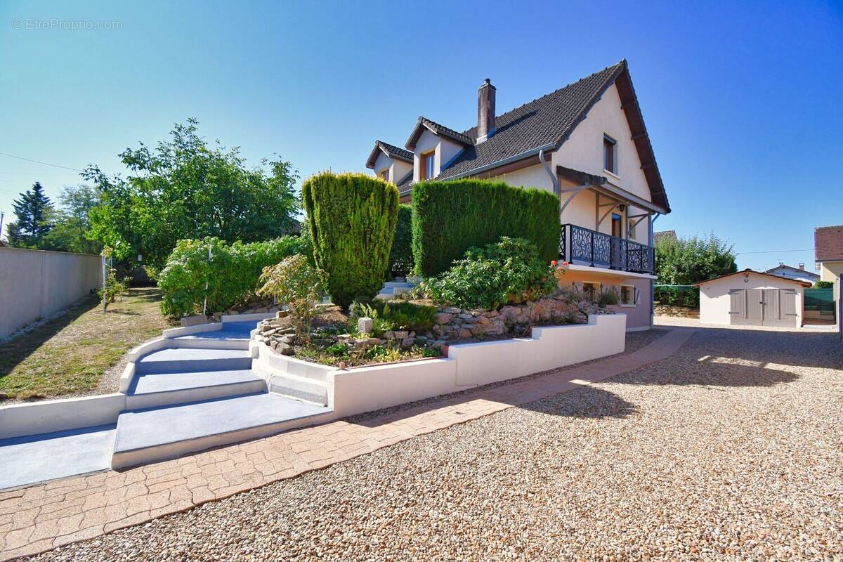 Maison à ETANG-SUR-ARROUX