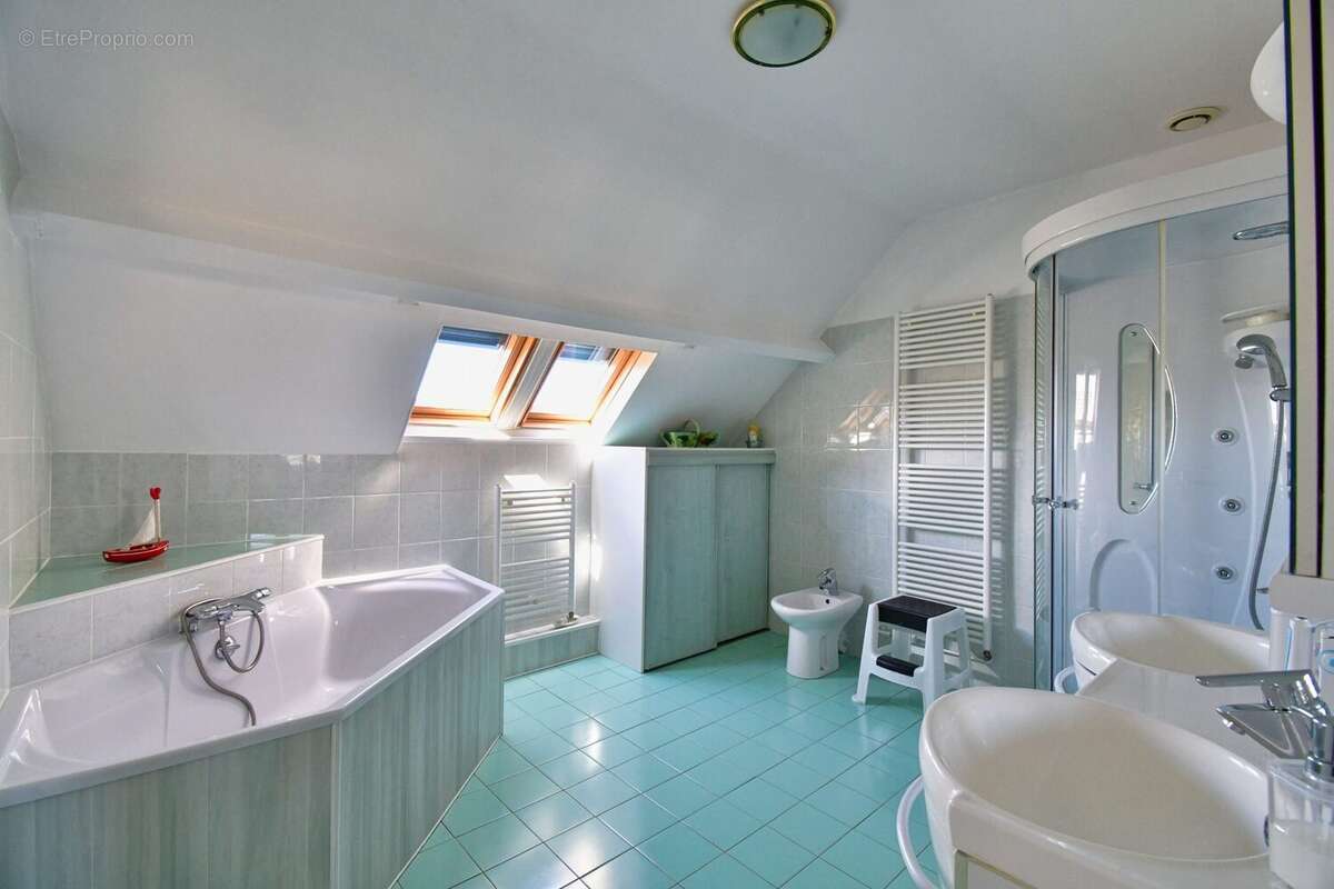 Maison à ETANG-SUR-ARROUX