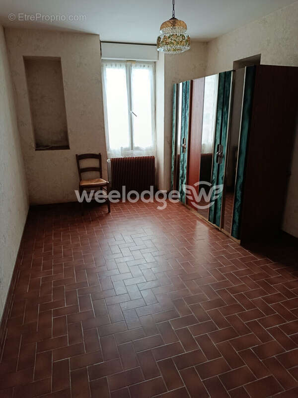 Maison à LA PEROUILLE