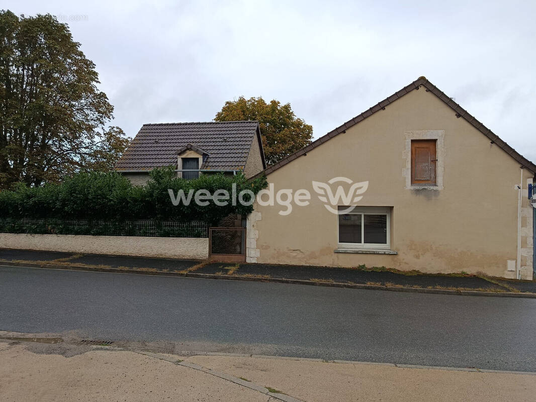 Maison à LA PEROUILLE