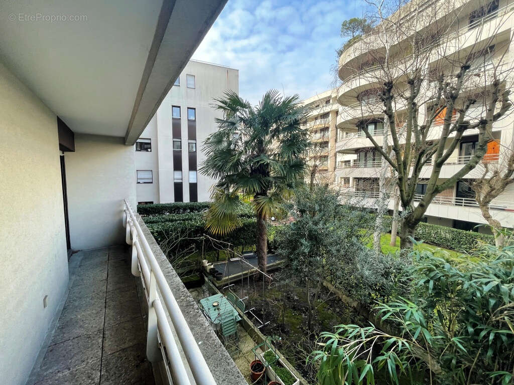 Appartement à SURESNES