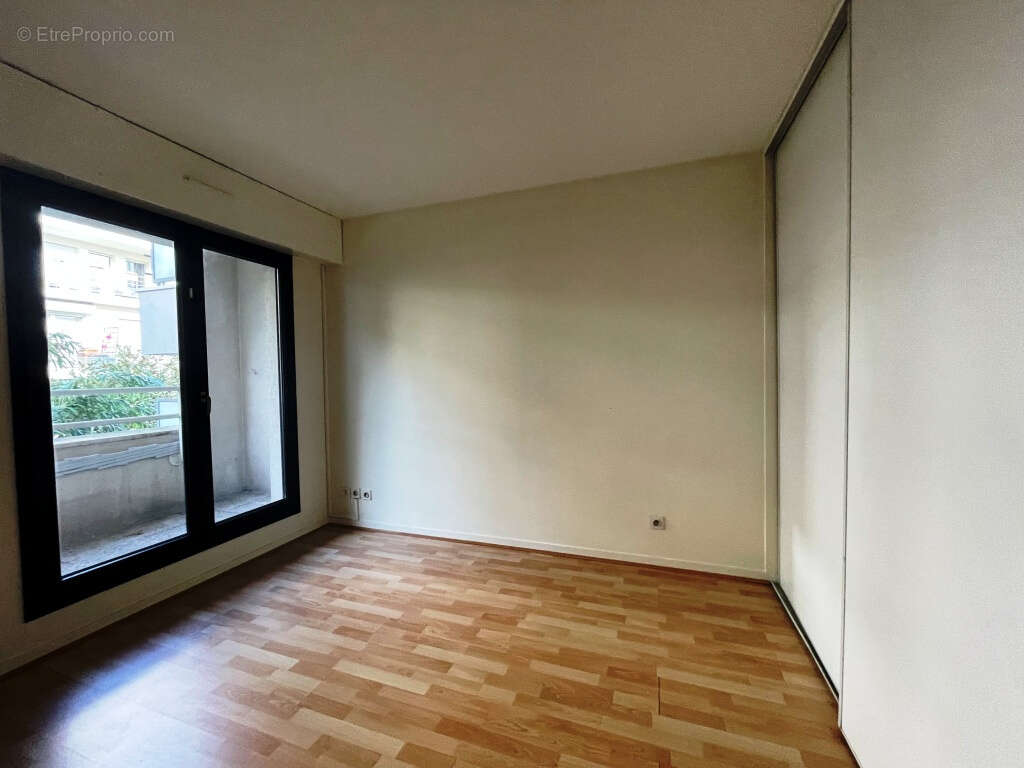 Appartement à SURESNES
