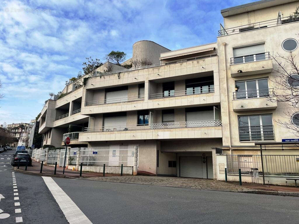 Appartement à SURESNES