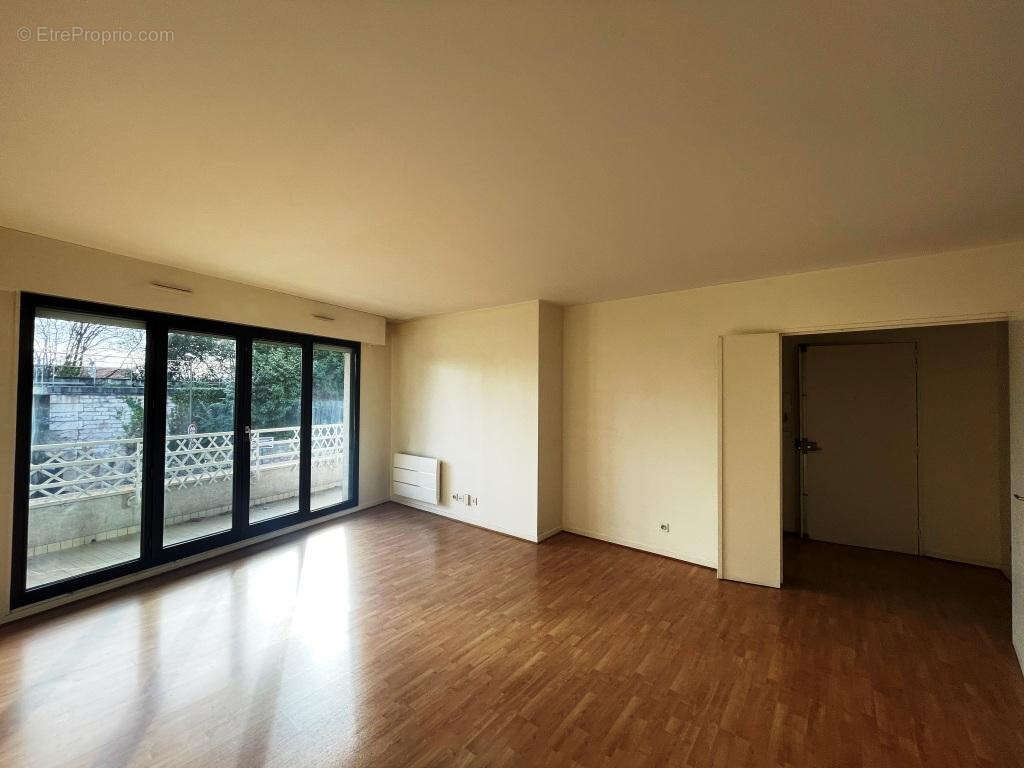 Appartement à SURESNES