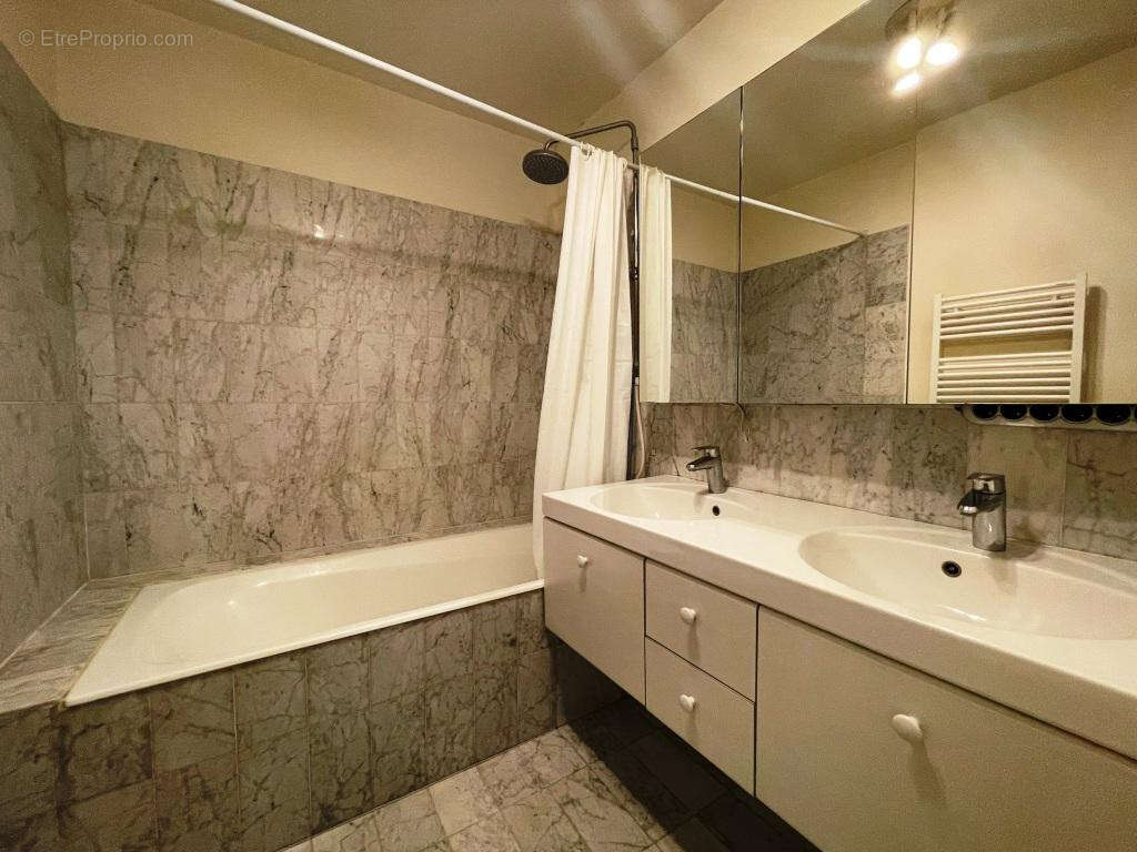 Appartement à SURESNES