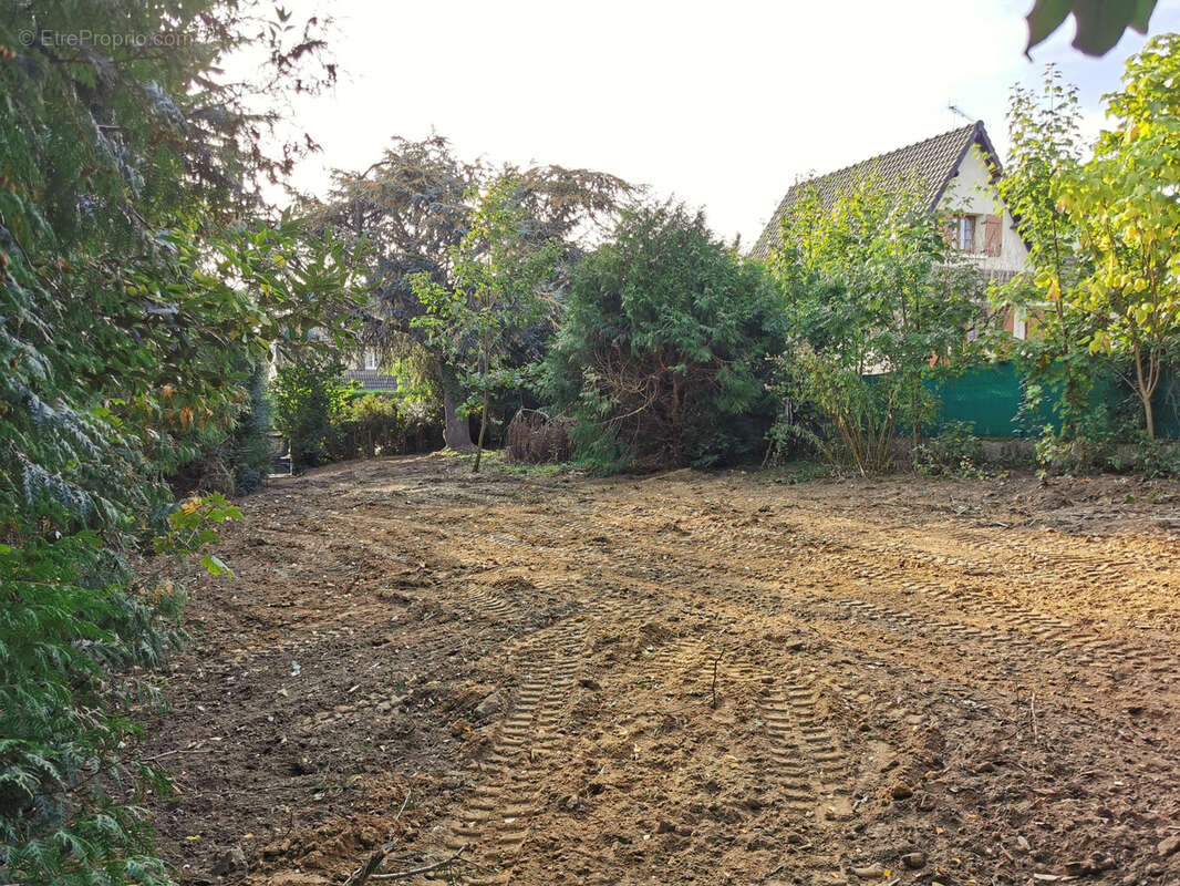 Terrain à VILLECRESNES