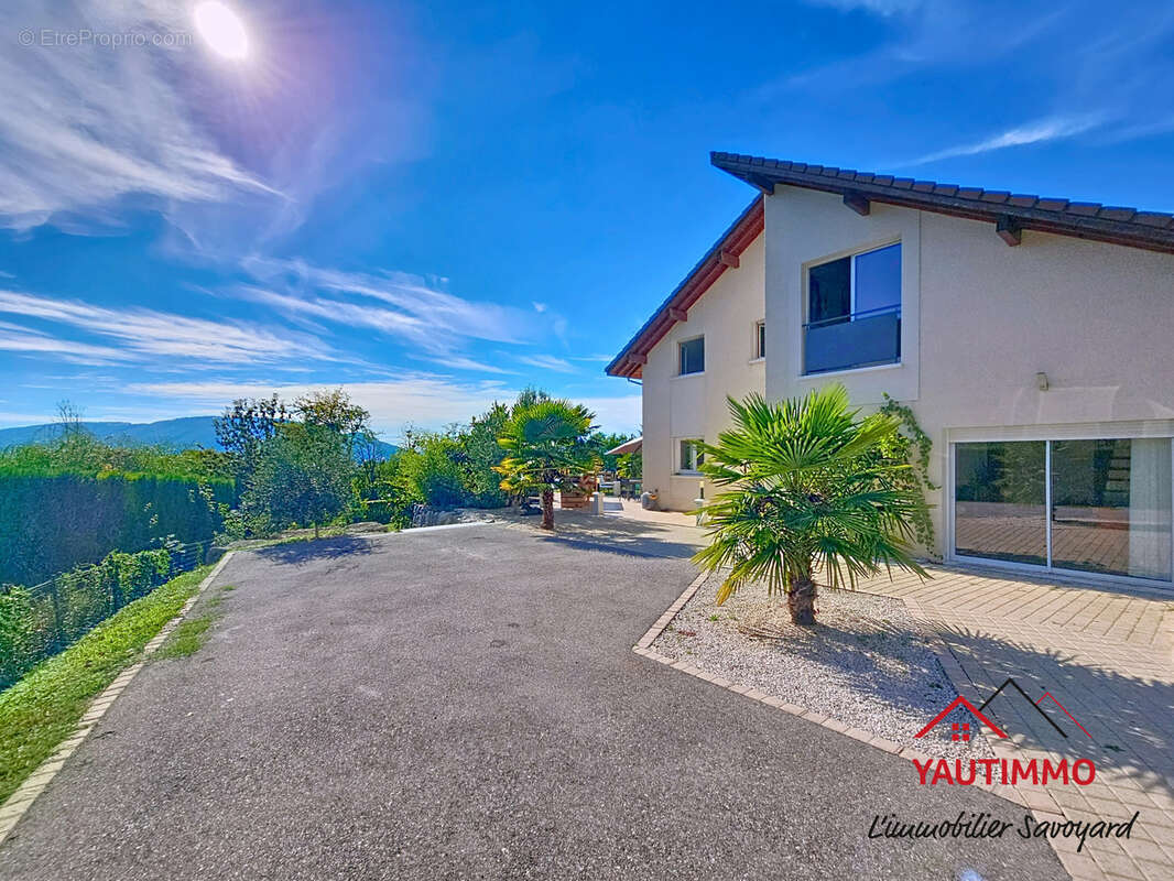 Maison à CRANVES-SALES