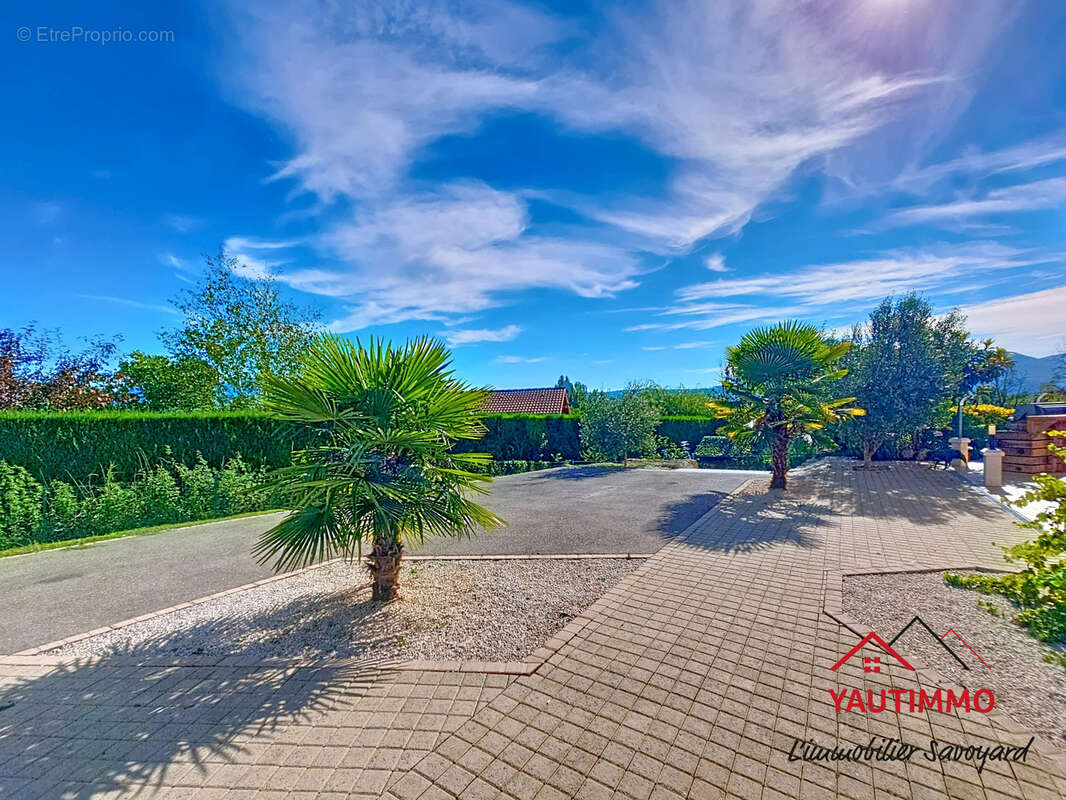 Maison à CRANVES-SALES