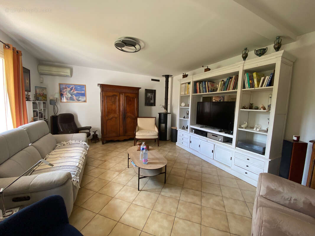 Maison à PERNES-LES-FONTAINES