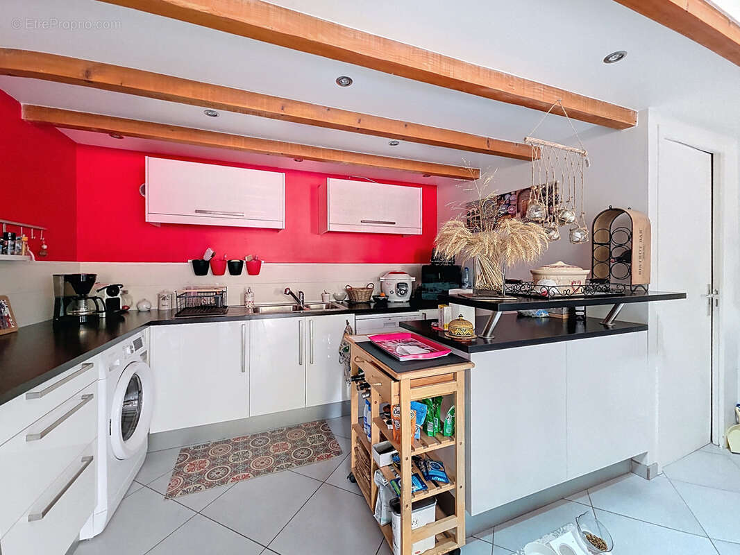 Appartement à GREZIEU-LA-VARENNE