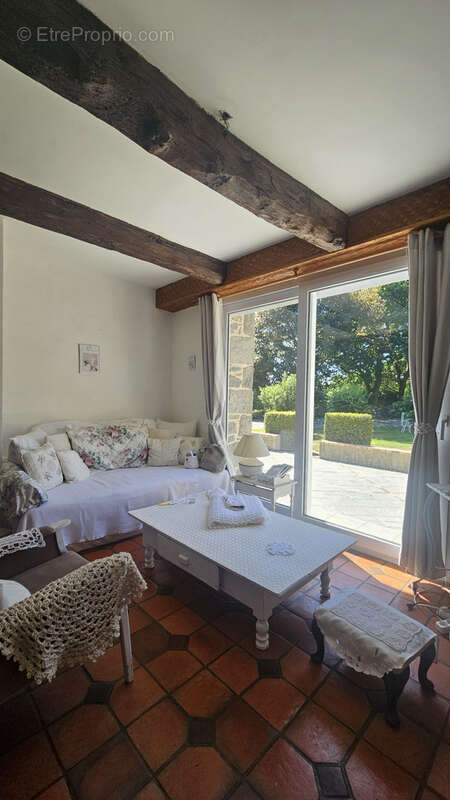 Maison à SAINT-JACUT-DU-MENE