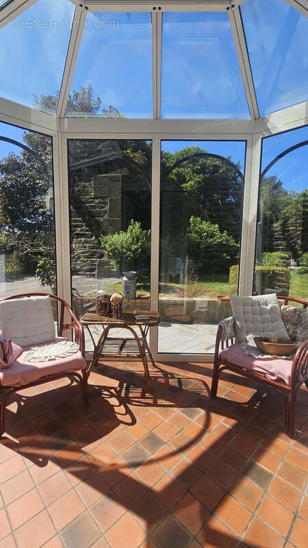 Maison à SAINT-JACUT-DU-MENE