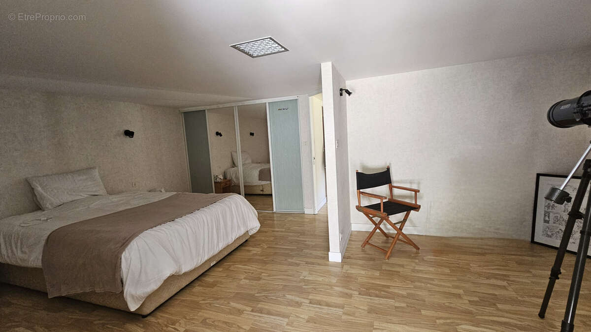 Maison à SAINT-JACUT-DU-MENE