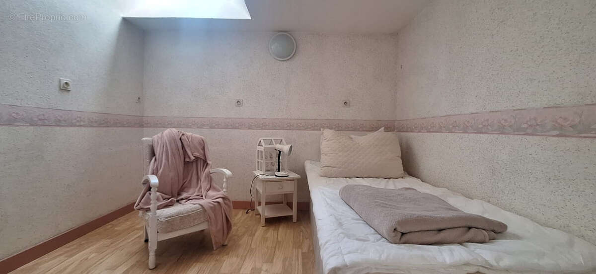 Maison à SAINT-JACUT-DU-MENE