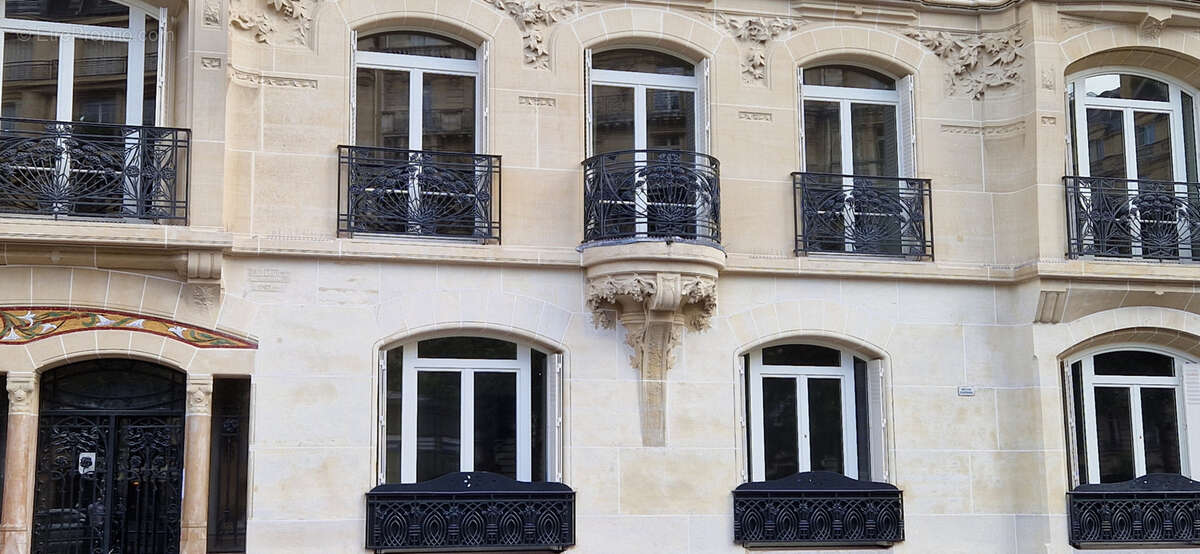 Autre à NEUILLY-SUR-SEINE