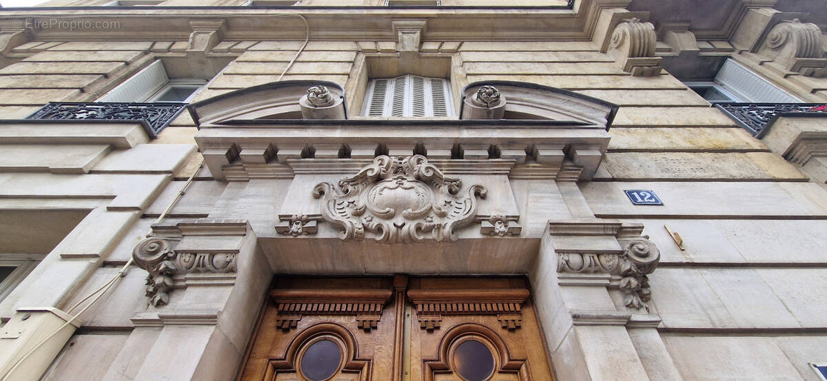 Autre à NEUILLY-SUR-SEINE