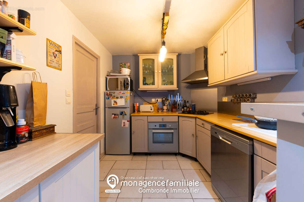 Maison à SAINT-GENES-CHAMPANELLE