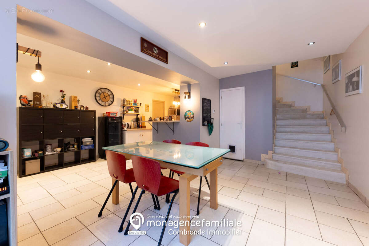 Maison à SAINT-GENES-CHAMPANELLE